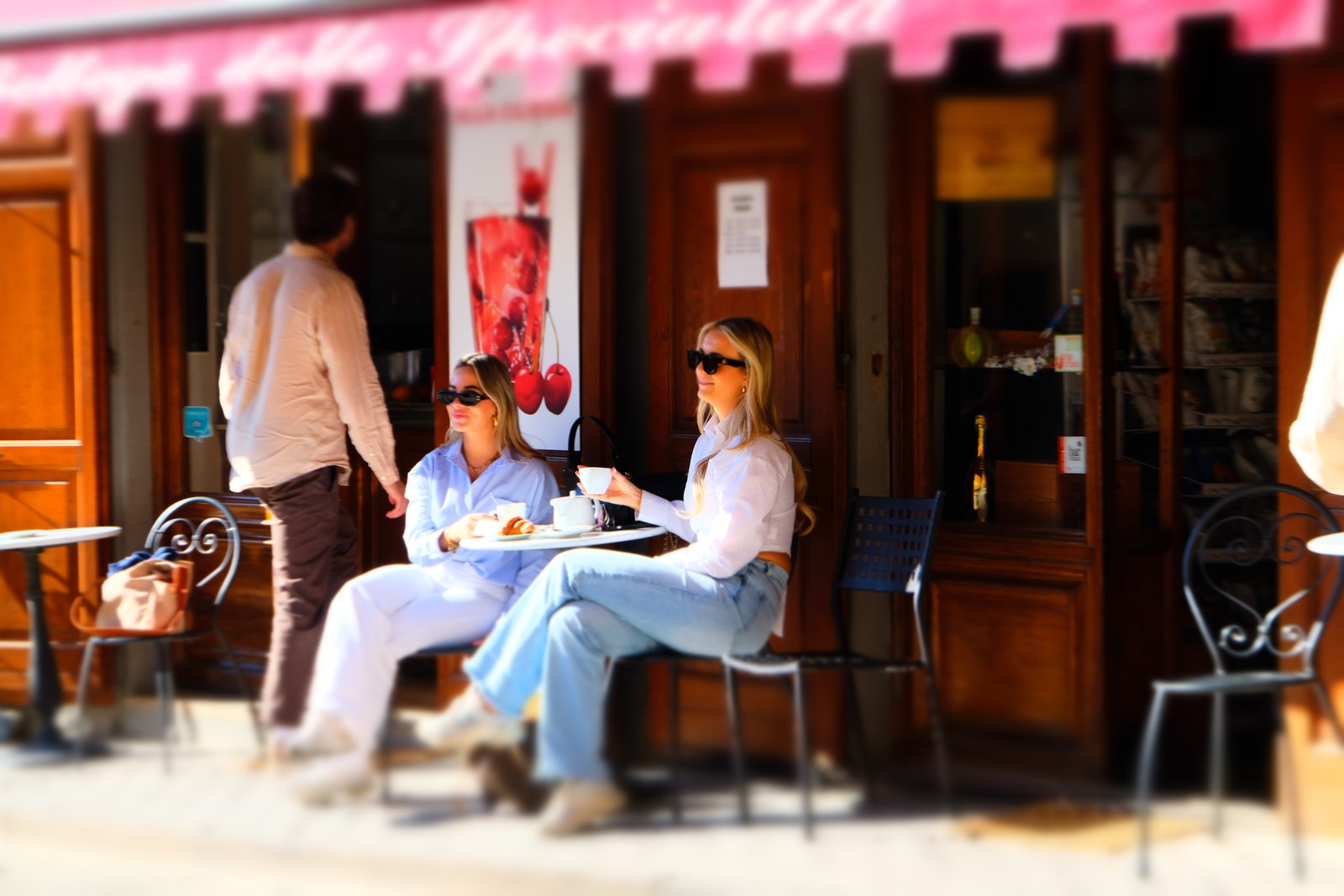 Lari i slutten av oktober 2025 Galleribilde