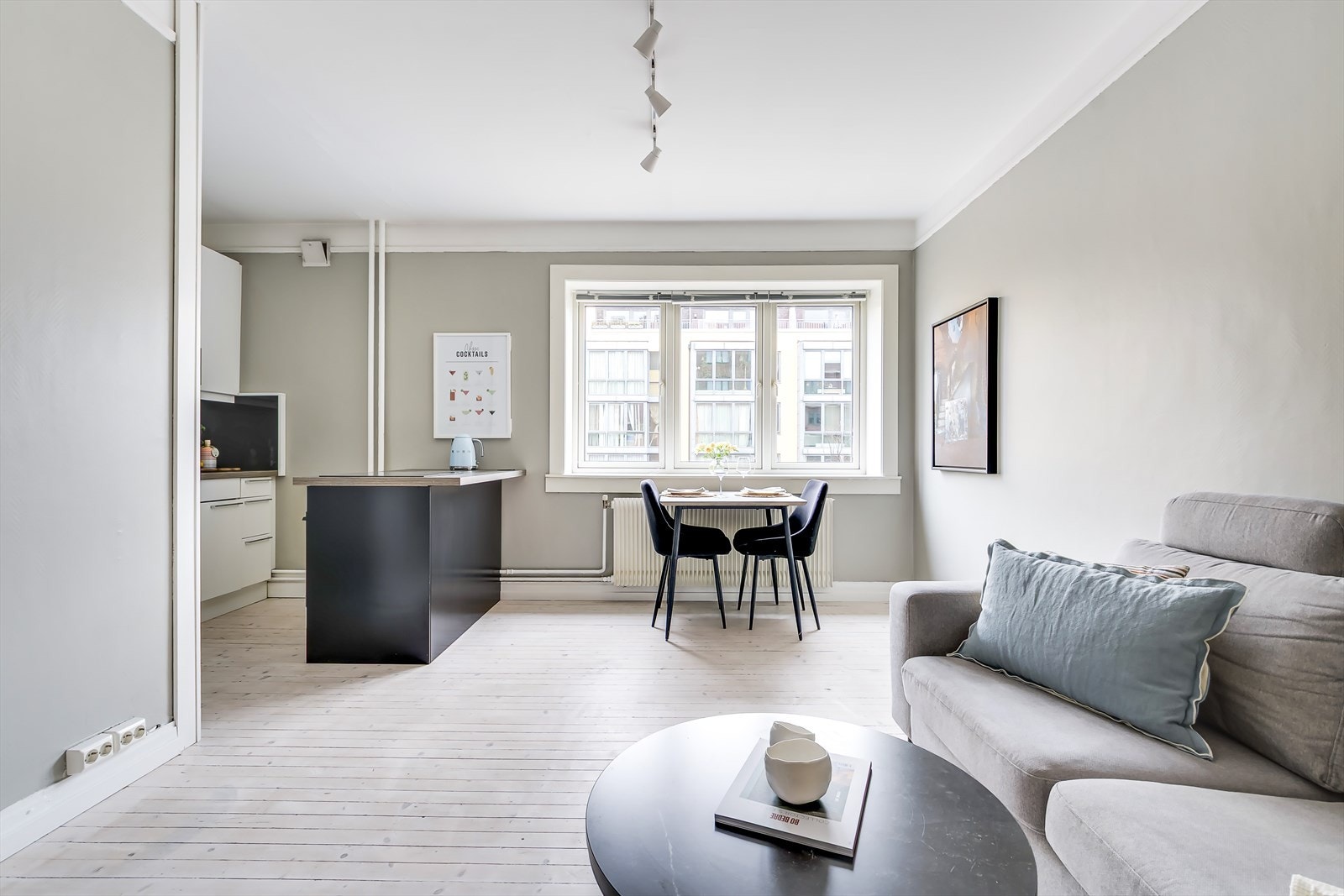 Velkommen til en utrolig sjarmerende 2-roms på Vålerenga - Galgeberg 3 C presenteres av Caroline Ephraim v/ Nordvik Bjørvika! Galleribilde