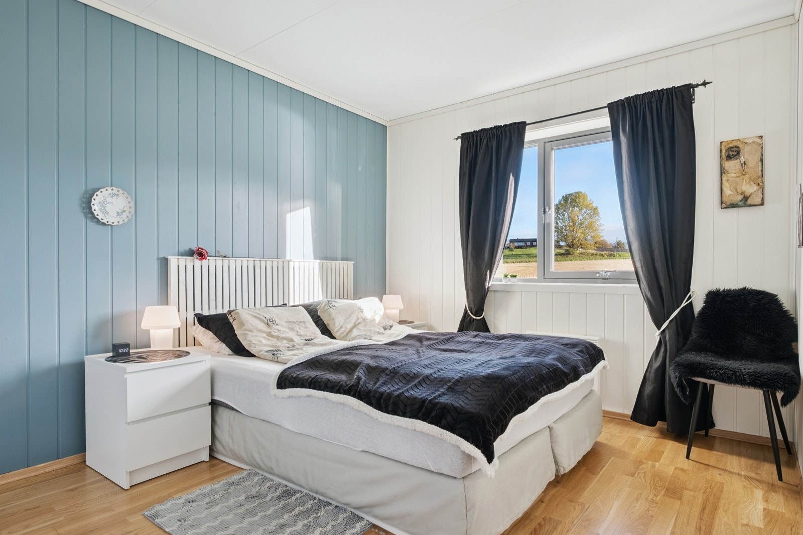 Leiligheten består av 2 soverom. Hovedsoverommet er på 11,5 m². Galleribilde