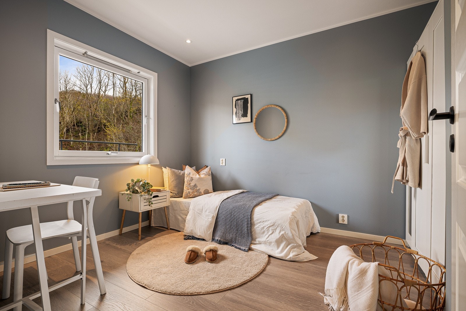 - Det andre soverommet på 8,8 m² egner seg perfekt som gjesterom, barnerom eller kontor - Galleribilde