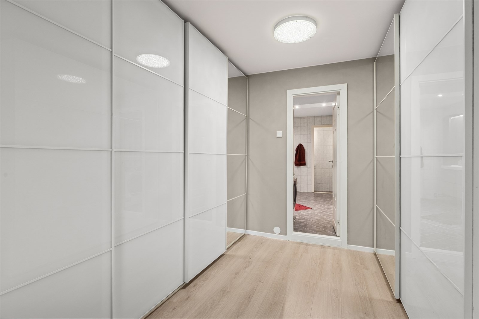 Herfra har du direkte adkomst til badet. Galleribilde