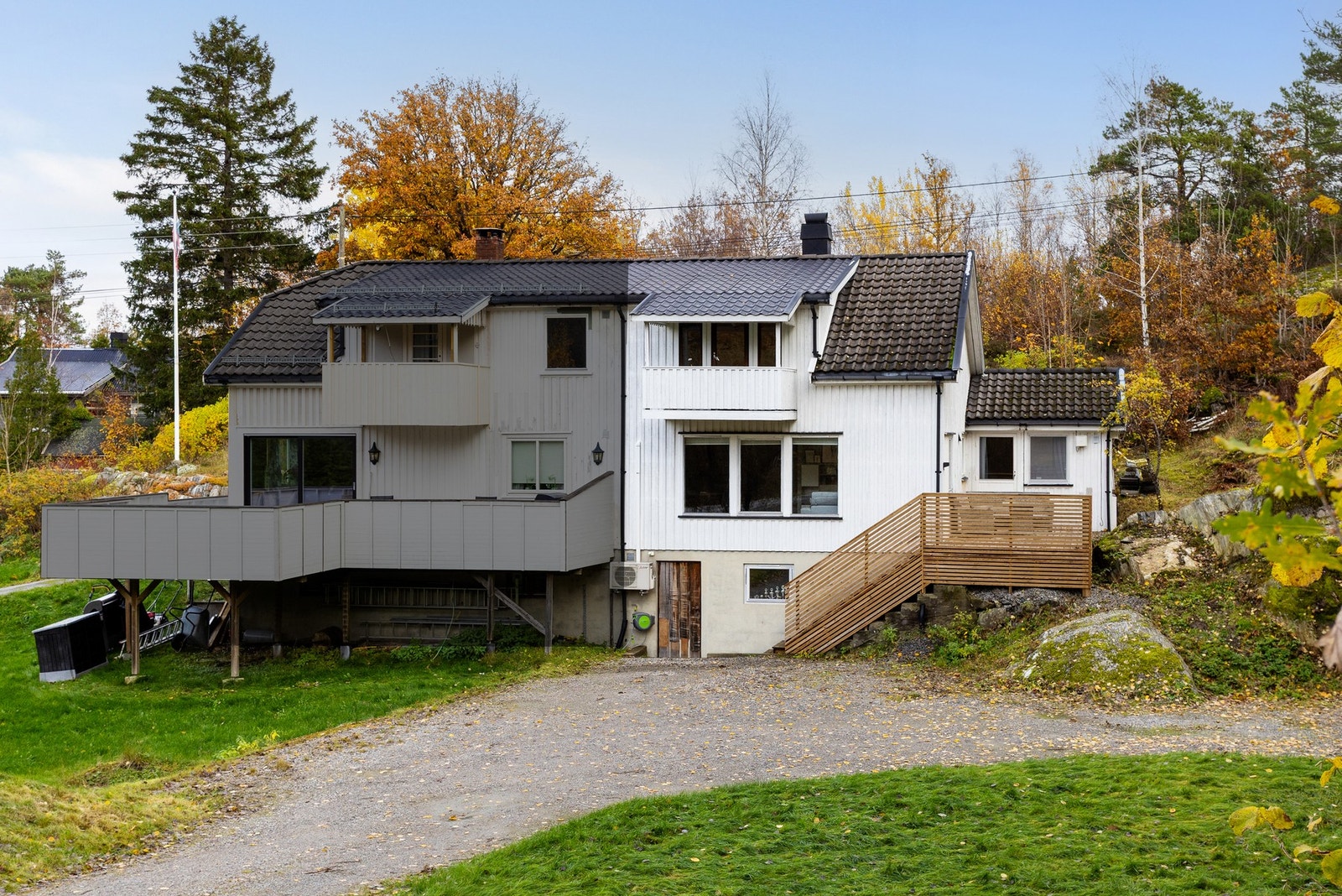 Aktuell bolig til venstre. Galleribilde