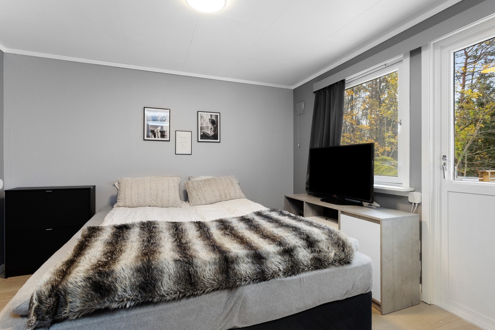 Soverom i 1.etg. Med utgang til veranda. Galleribilde