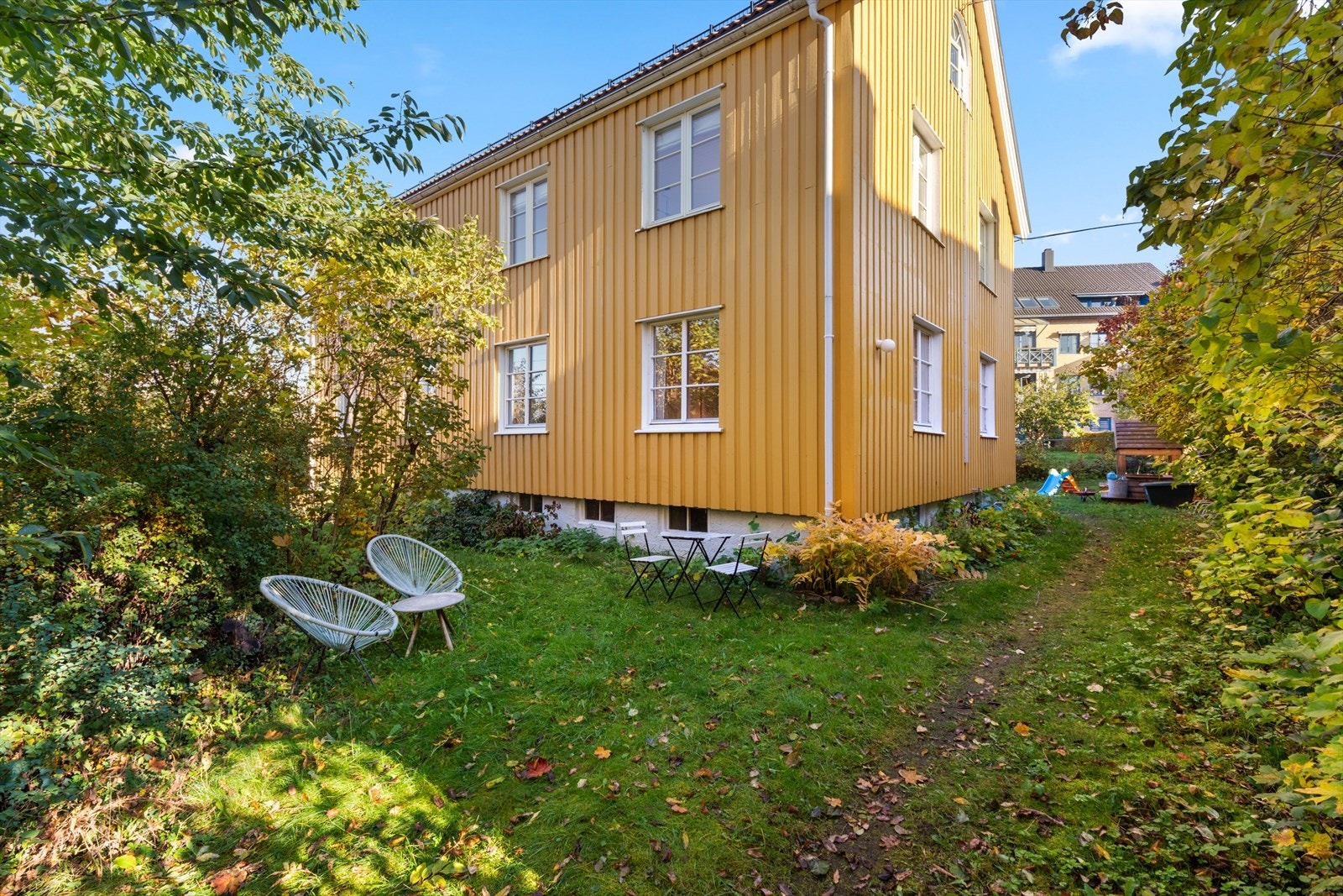 Vedtektene gir mulighet for å etablere trapp fra leilighet og ut i hage. Galleribilde