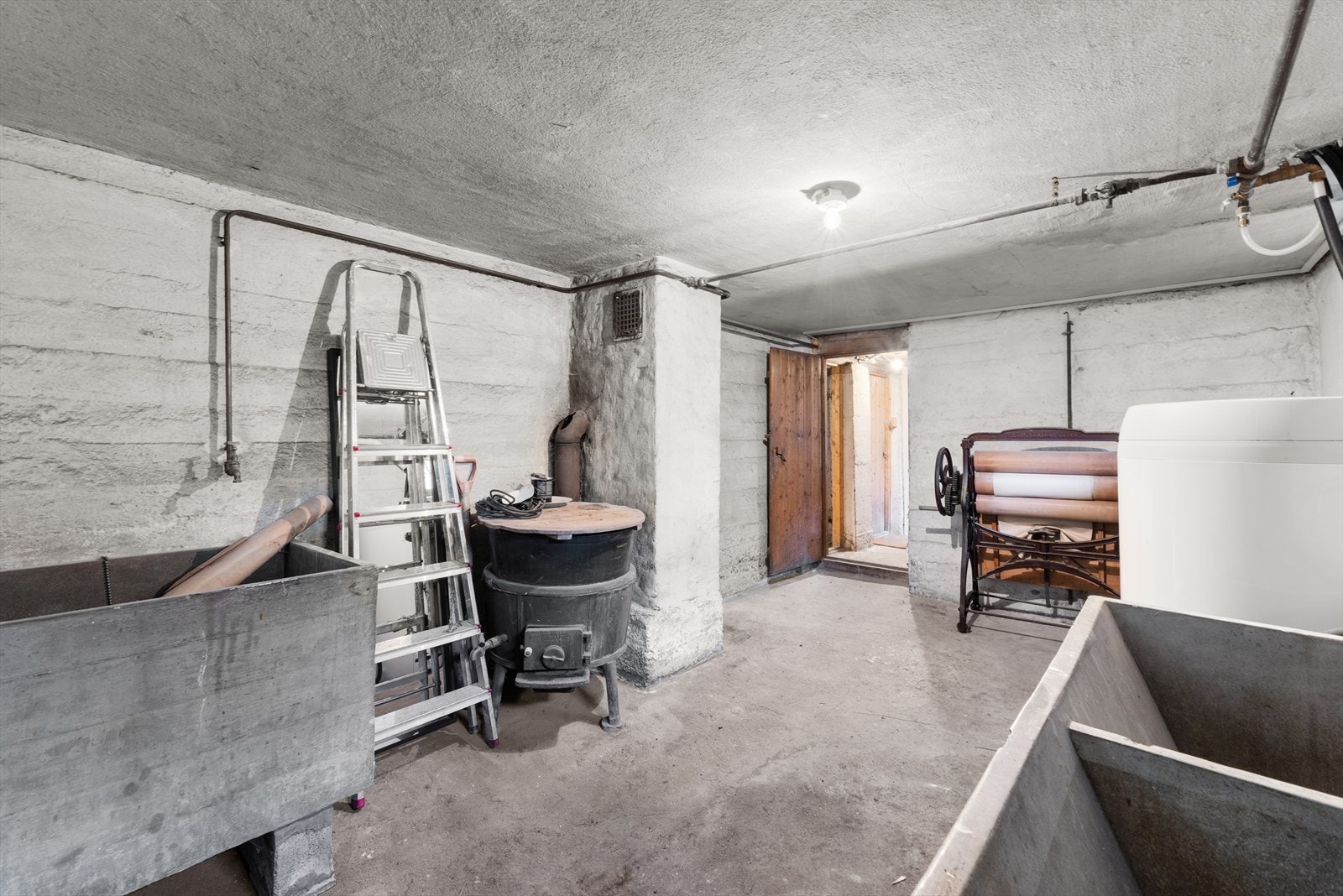 Det foreligger skriftlig samtykke fra naboer som gir tillatelse til utbygging. Galleribilde