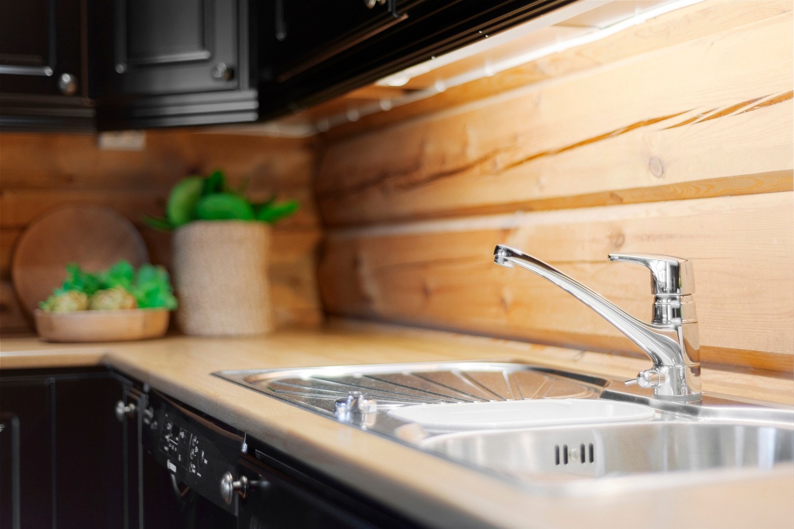 Det er lys over benken. Galleribilde