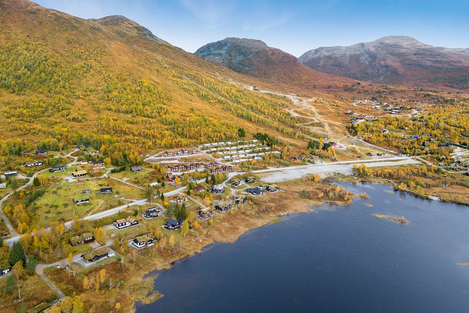 Det er kort vei til skisenteret på Fjællsætra som ligger like bortenfor hytta. Galleribilde