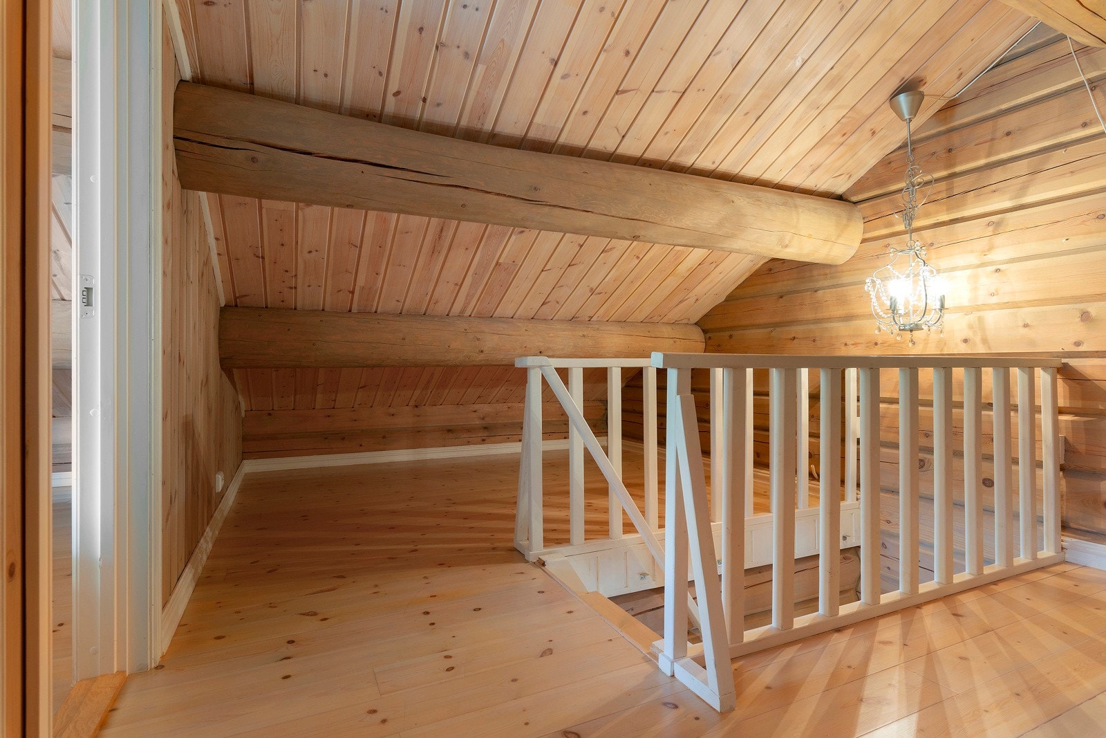 Her er det et lite forrom som er brukt som ekstra soveplass. Galleribilde