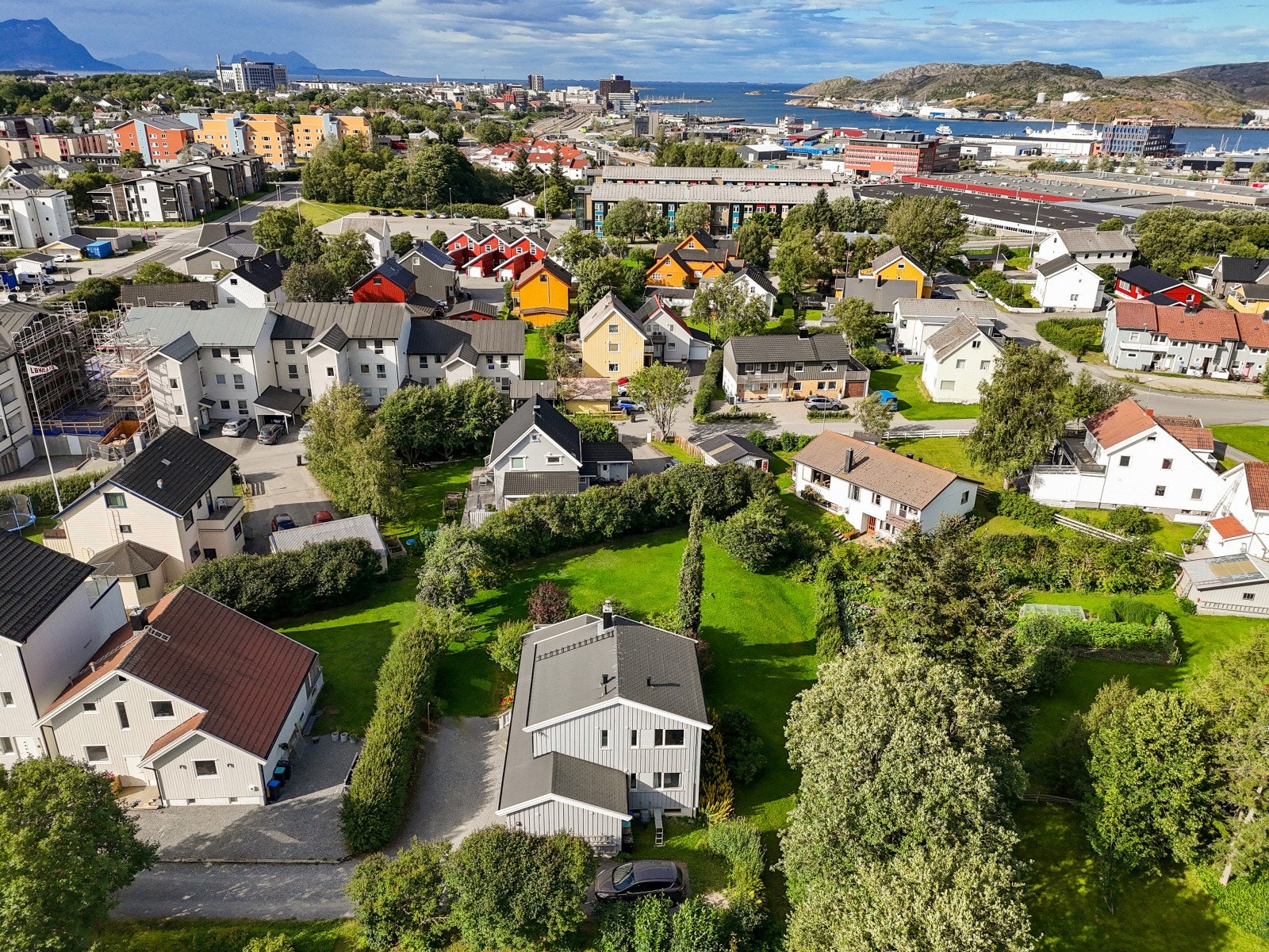 Det er gangavstand til barnehage, skole og bussholdeplass - Videre er det kun en kort sykkeltur til sentrum Galleribilde