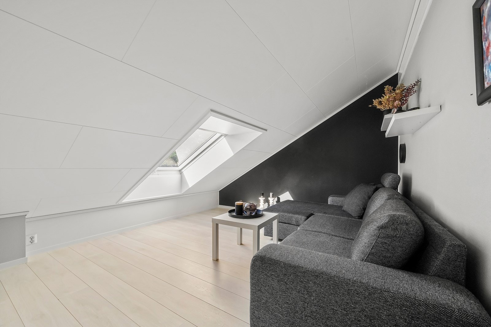 Soverommet på loftet. Galleribilde