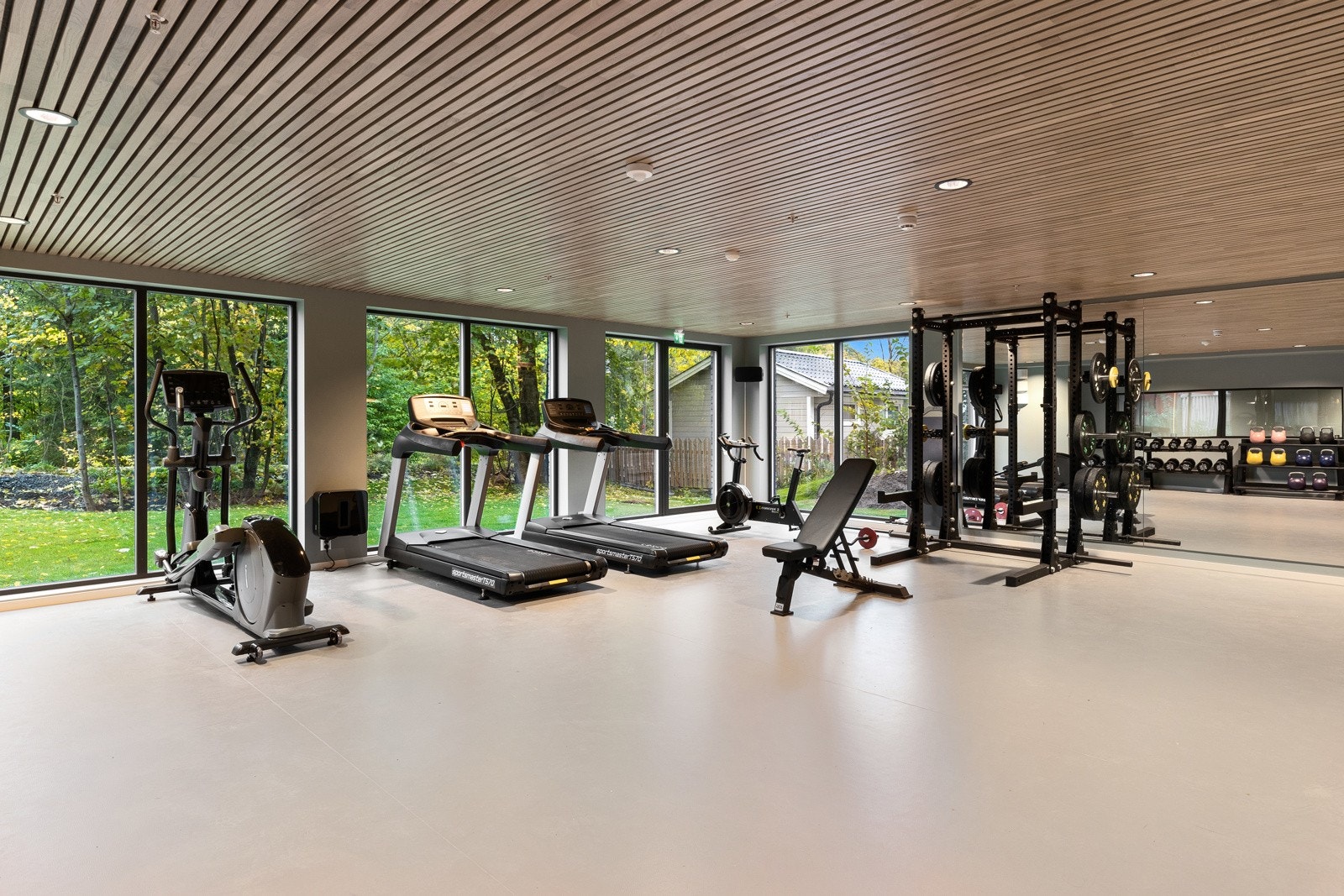 Felles treningsrom - Elegant og godt utstyrt Galleribilde