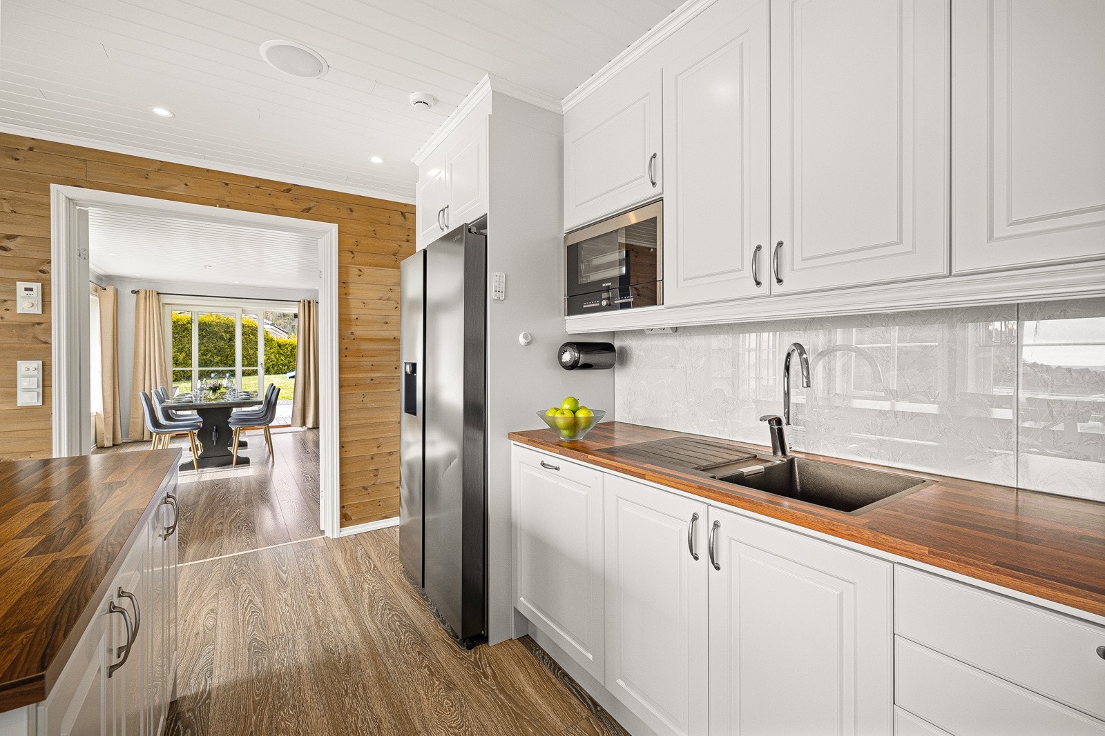 Integrert dampovn i overskap Galleribilde