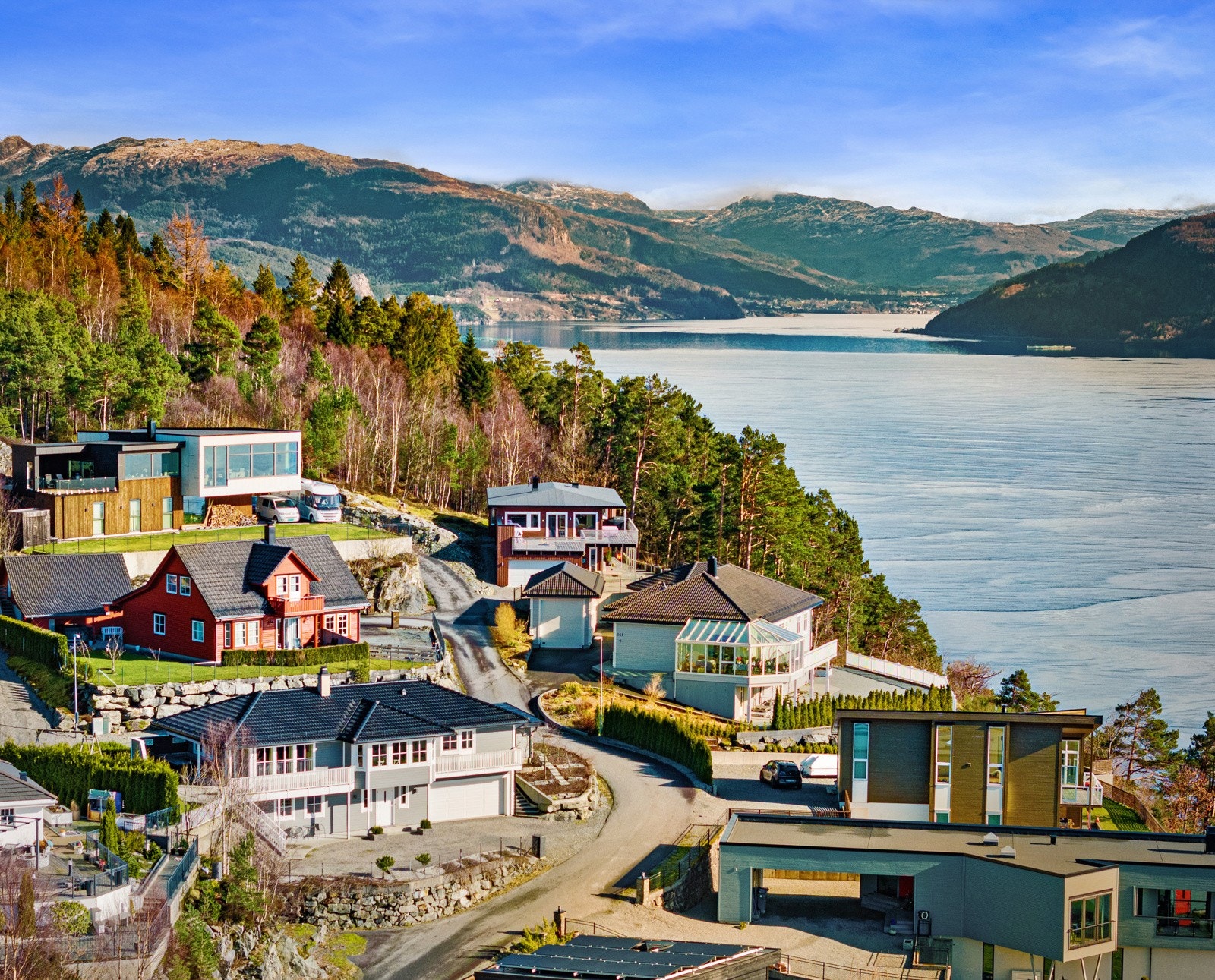 Eneboligen er fra 2011 og har en klassisk stil Galleribilde