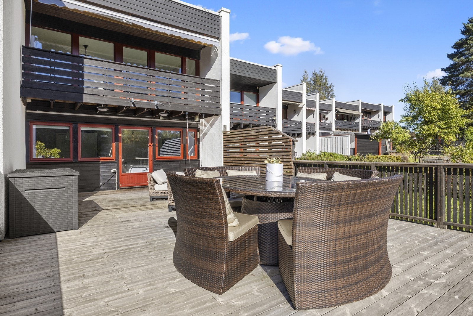 Boligen har et samlet terrasse- og balkongareal på 82 m², som gir rikelig med uteplass. Galleribilde