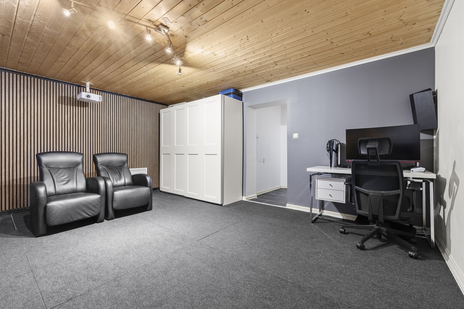 Rommet er i tillatelsen benevnt som trimrom/bod og trimrom/bod er ikke rom godkjent som rom for varig opphold. Galleribilde