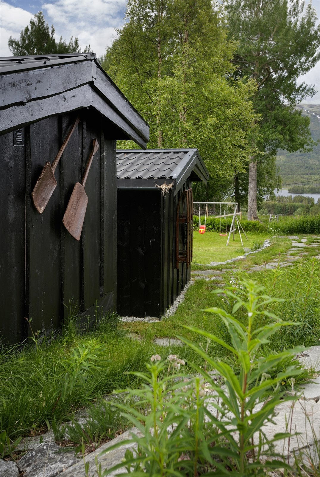 2 frittstående boder på ca. 9 kvm hver med gode oppbevaringsmuligheter Galleribilde