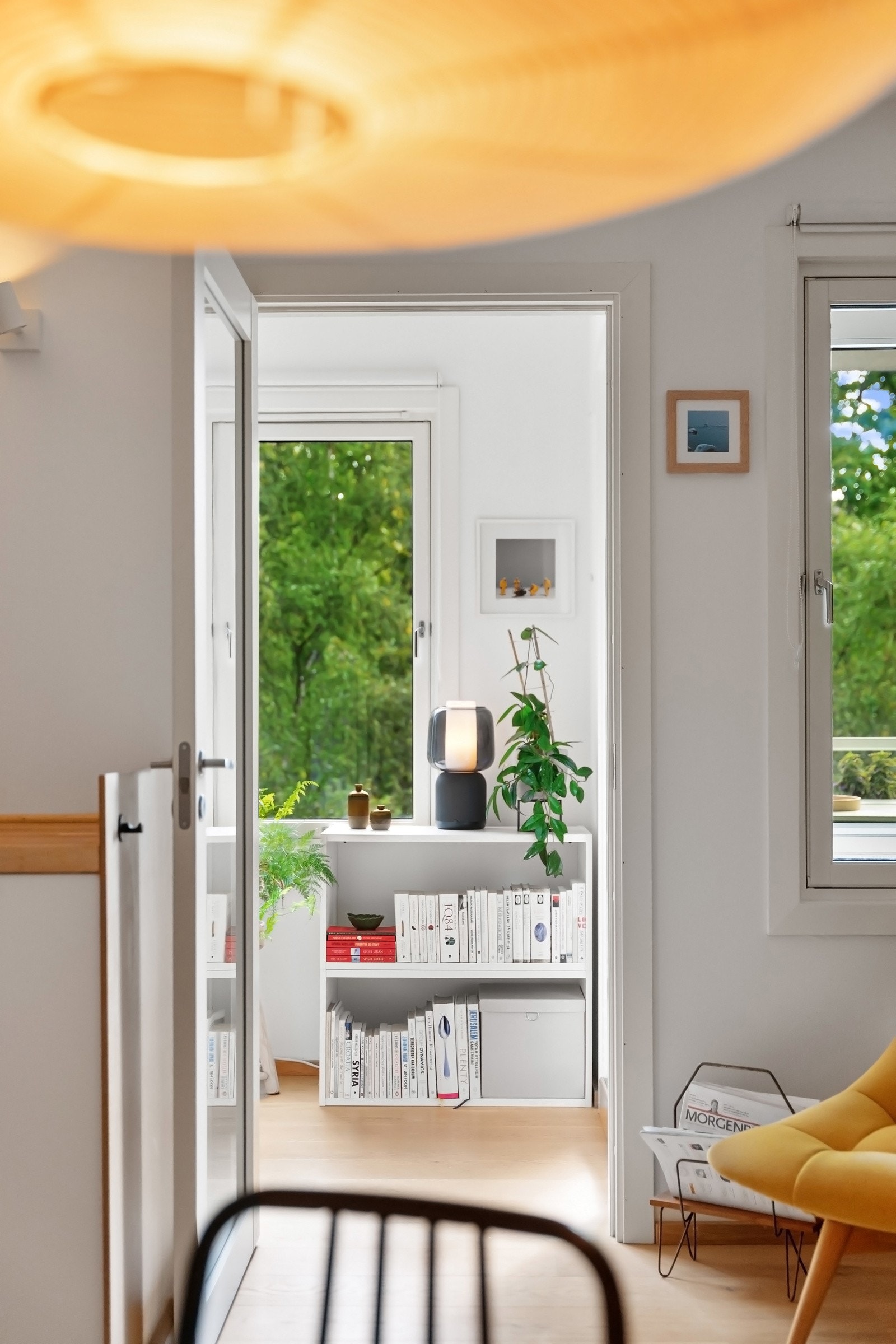 Det er satt inn glassdør mellom soverom 2 og stuen for å sikre lysinnslipp Galleribilde