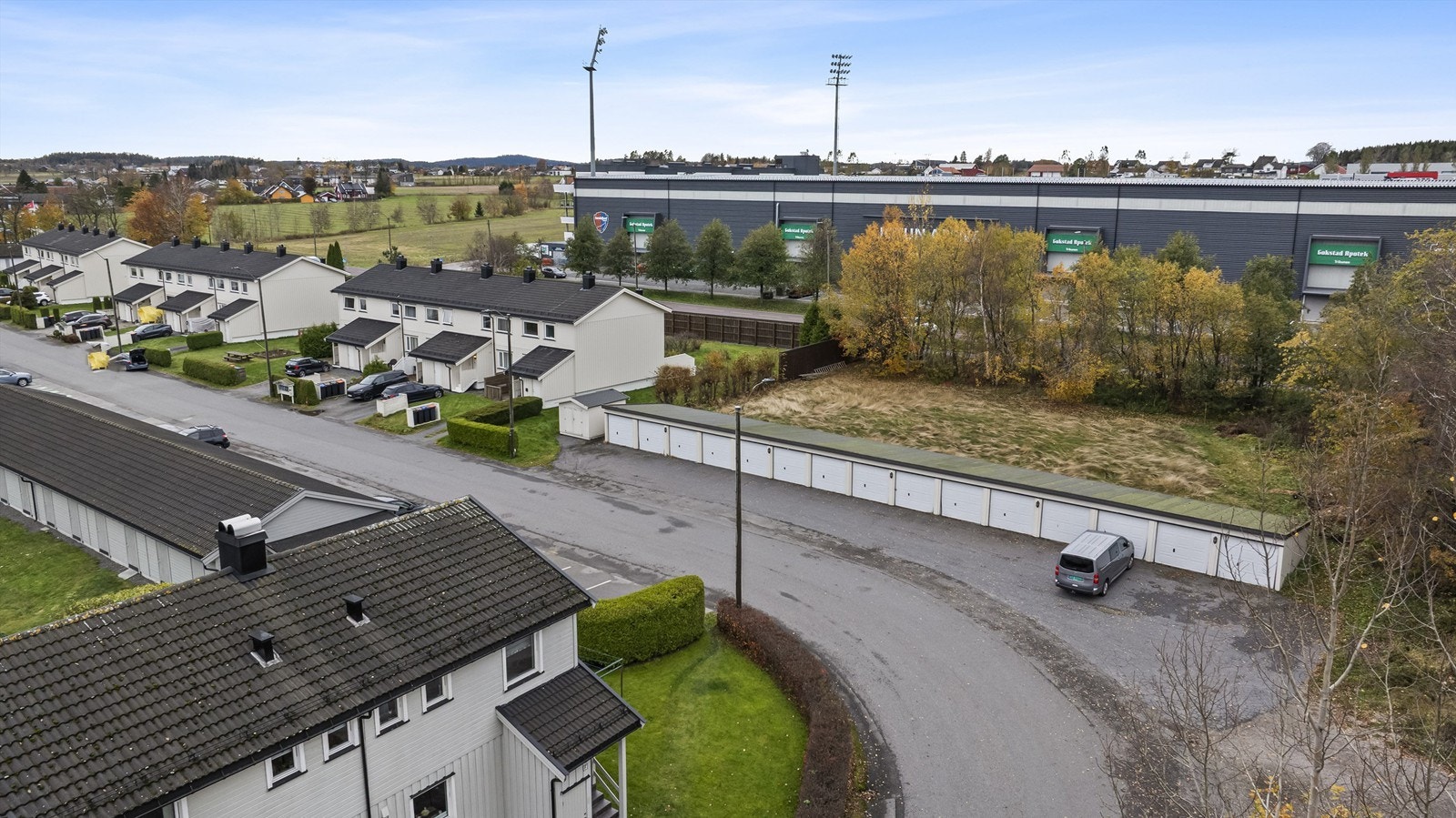 Garasjeplass i felles rekke Galleribilde