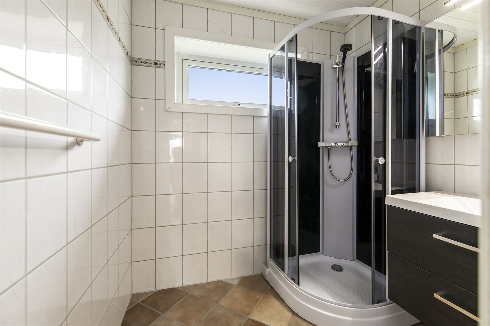 Flislagt bad med varme i gulvet Galleribilde