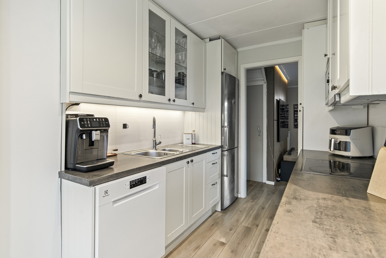 Inngang til kjøkkenet fra 2 sider Galleribilde