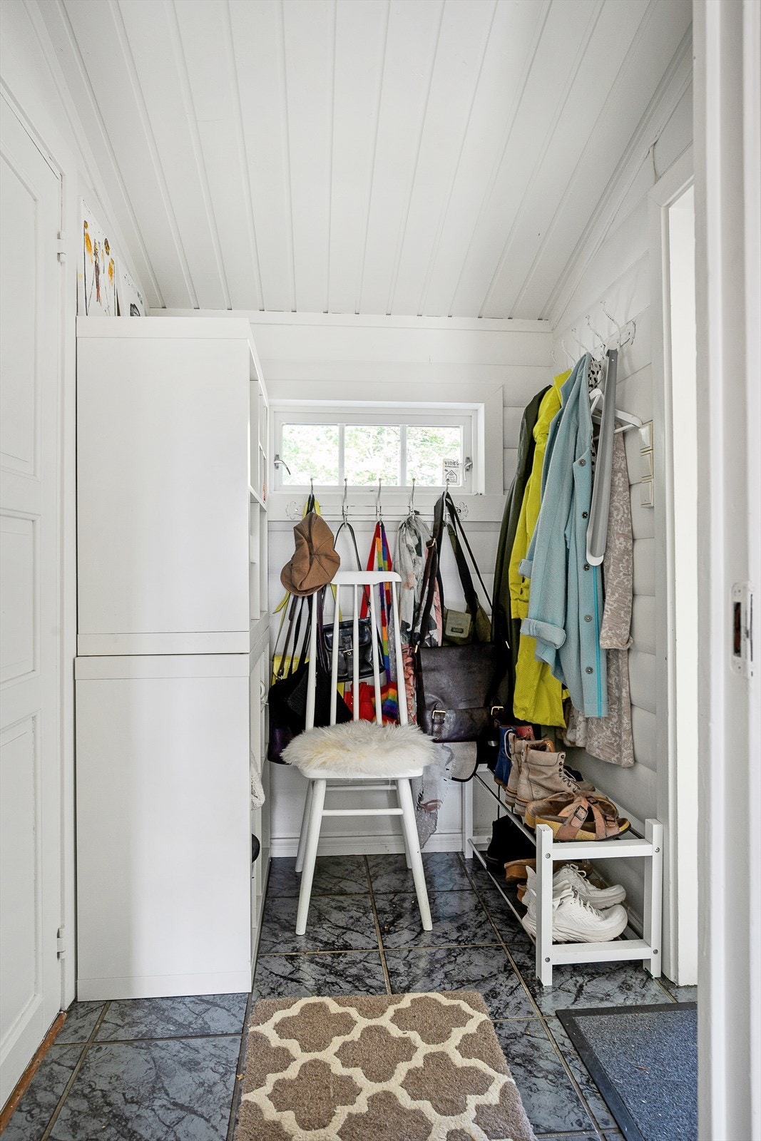 - Flislagt entrè i 1. etasje - Galleribilde