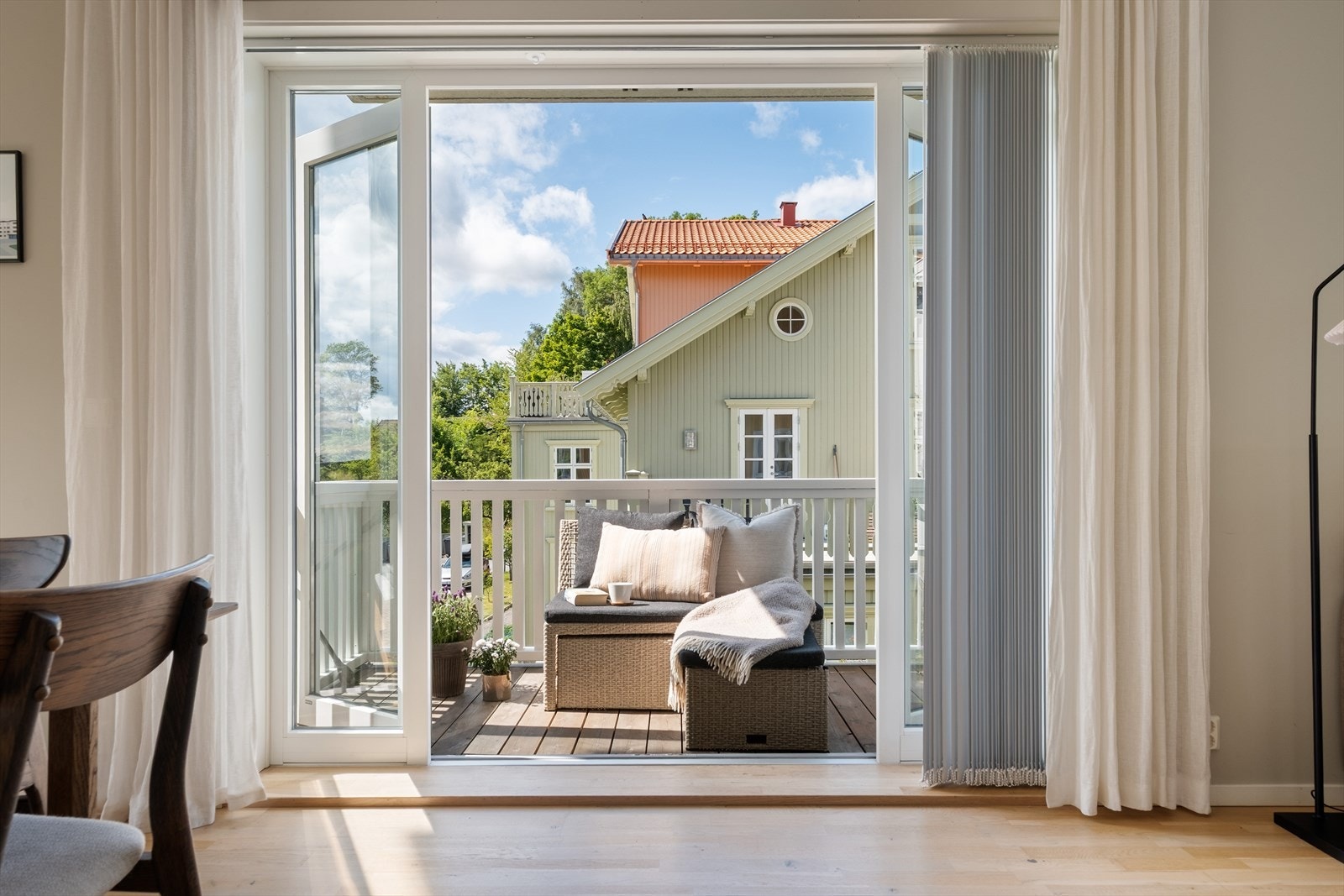 - Utgang til balkong fra stuen - Galleribilde