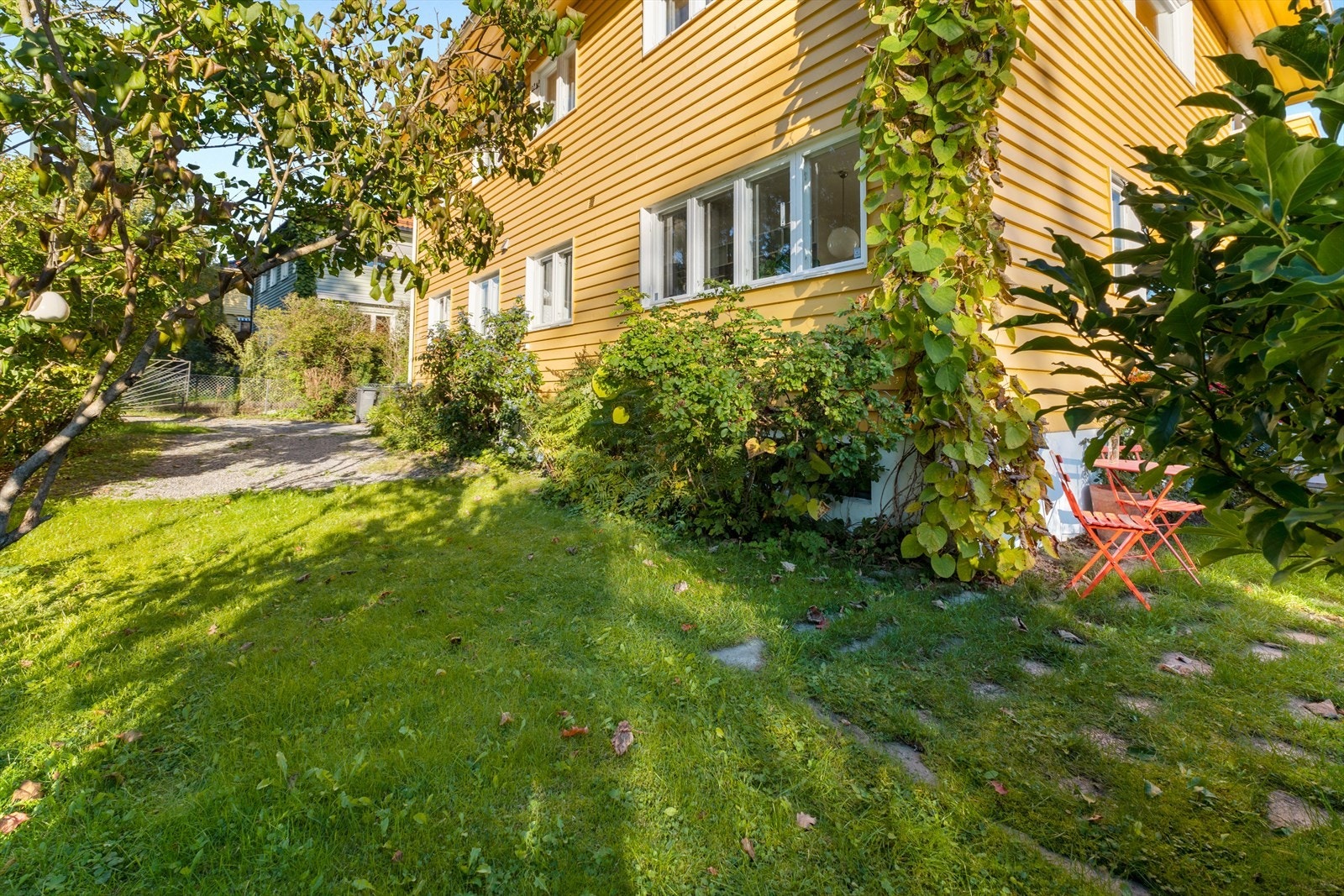 Den byr på flere hyggelige soner som har sol på forskjellige tider av dagen. Galleribilde