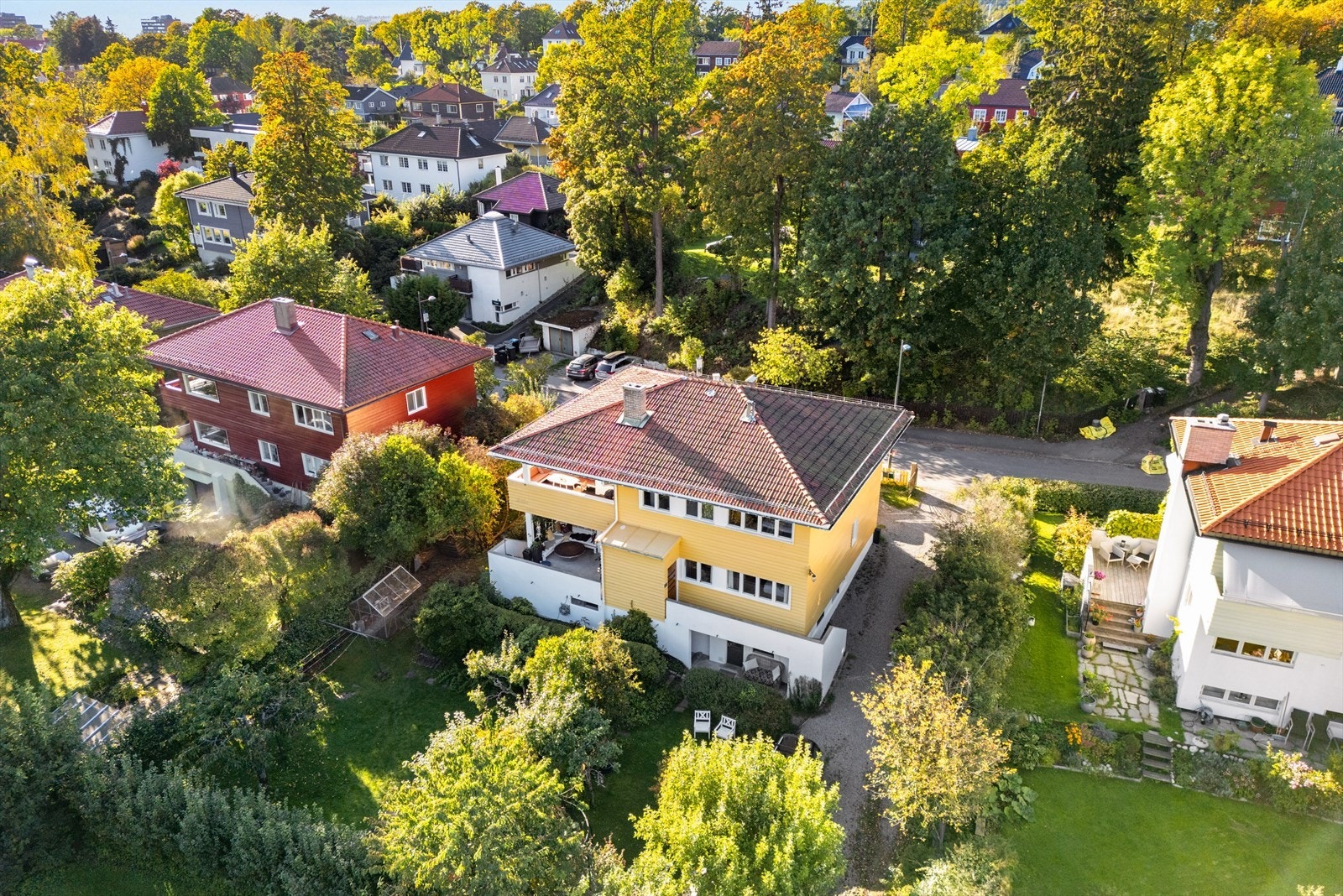 Seksjonen går over hele første etasje og en stor del av kjelleren. Galleribilde