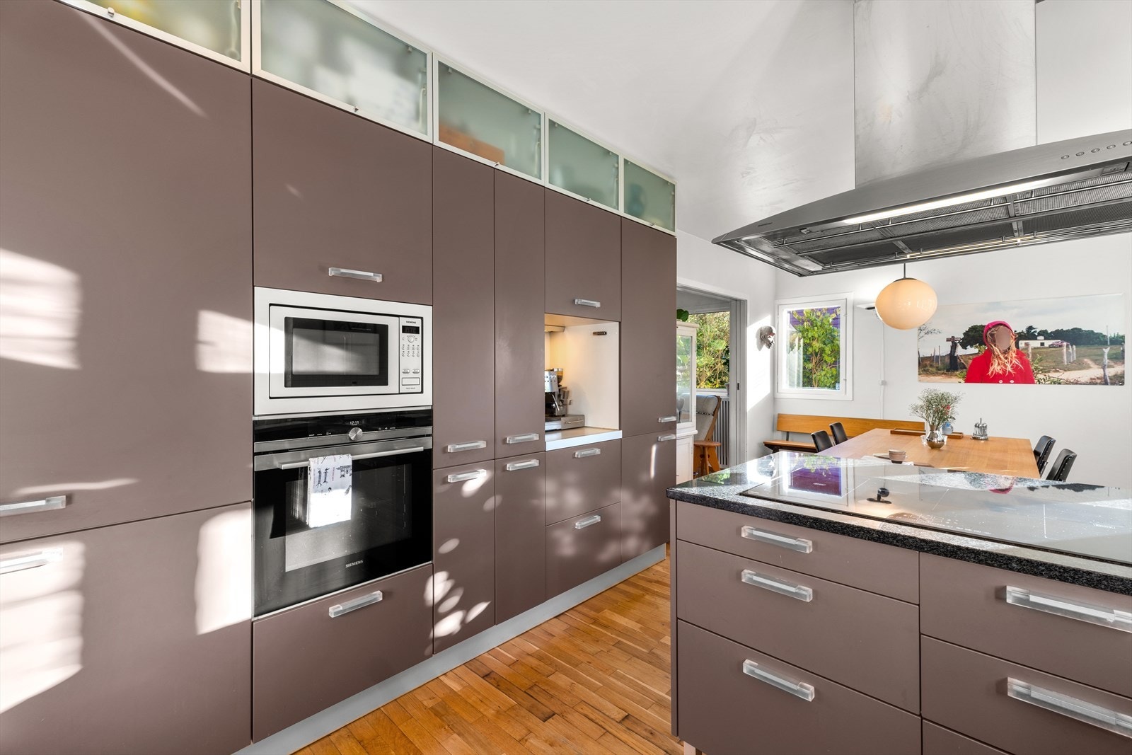 Svært godt med skap- og oppbevaringsplass og fullt utrustet med hvitevarer. Galleribilde