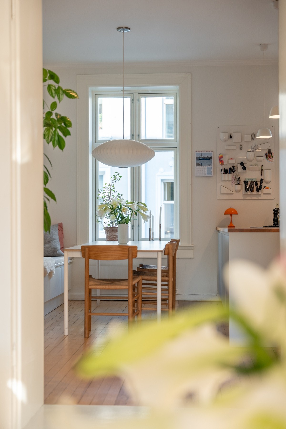 Vinduene ble skiftet ut i 2025 og har positivt påvirket energiforbruket i leiligheten. Galleribilde