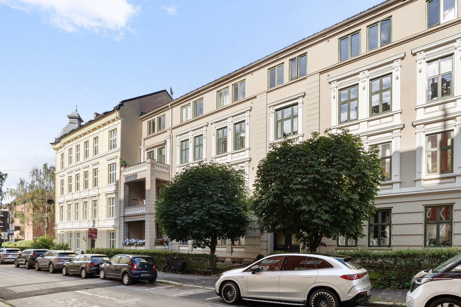 Fasade- her ser man også hvor terrassen ligger. Fantastisk! Galleribilde