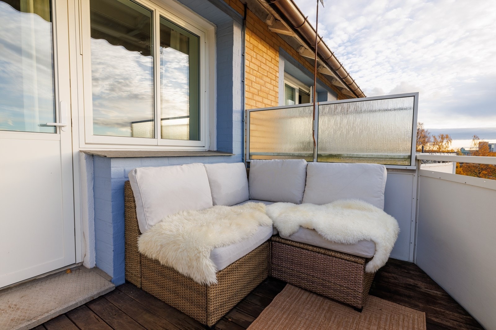 Her har du god plass til en romslig sittegruppe samt grill. Galleribilde