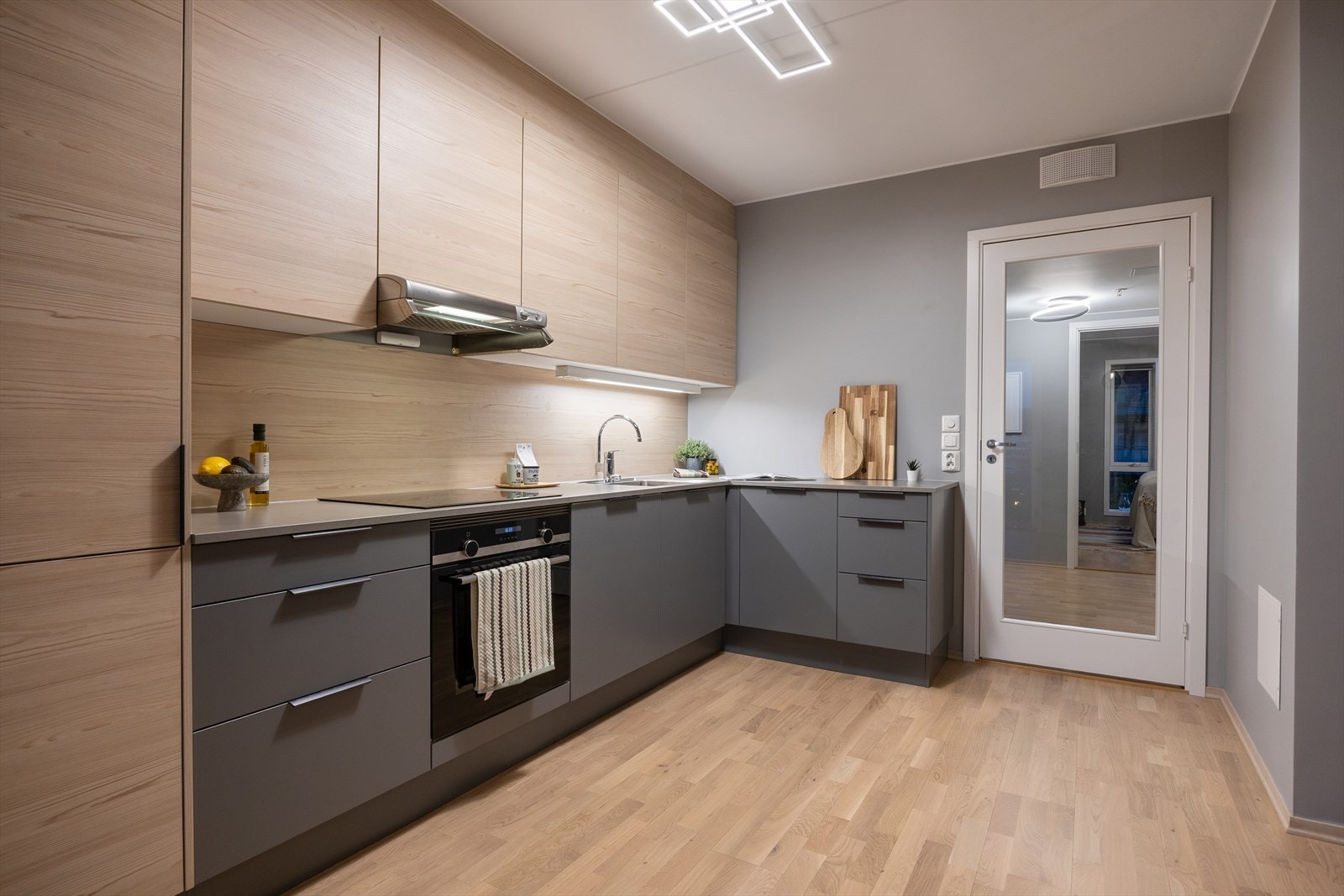 Kjøkkenet er utformet med tanke på effektivitet, stil og trivsel. Galleribilde