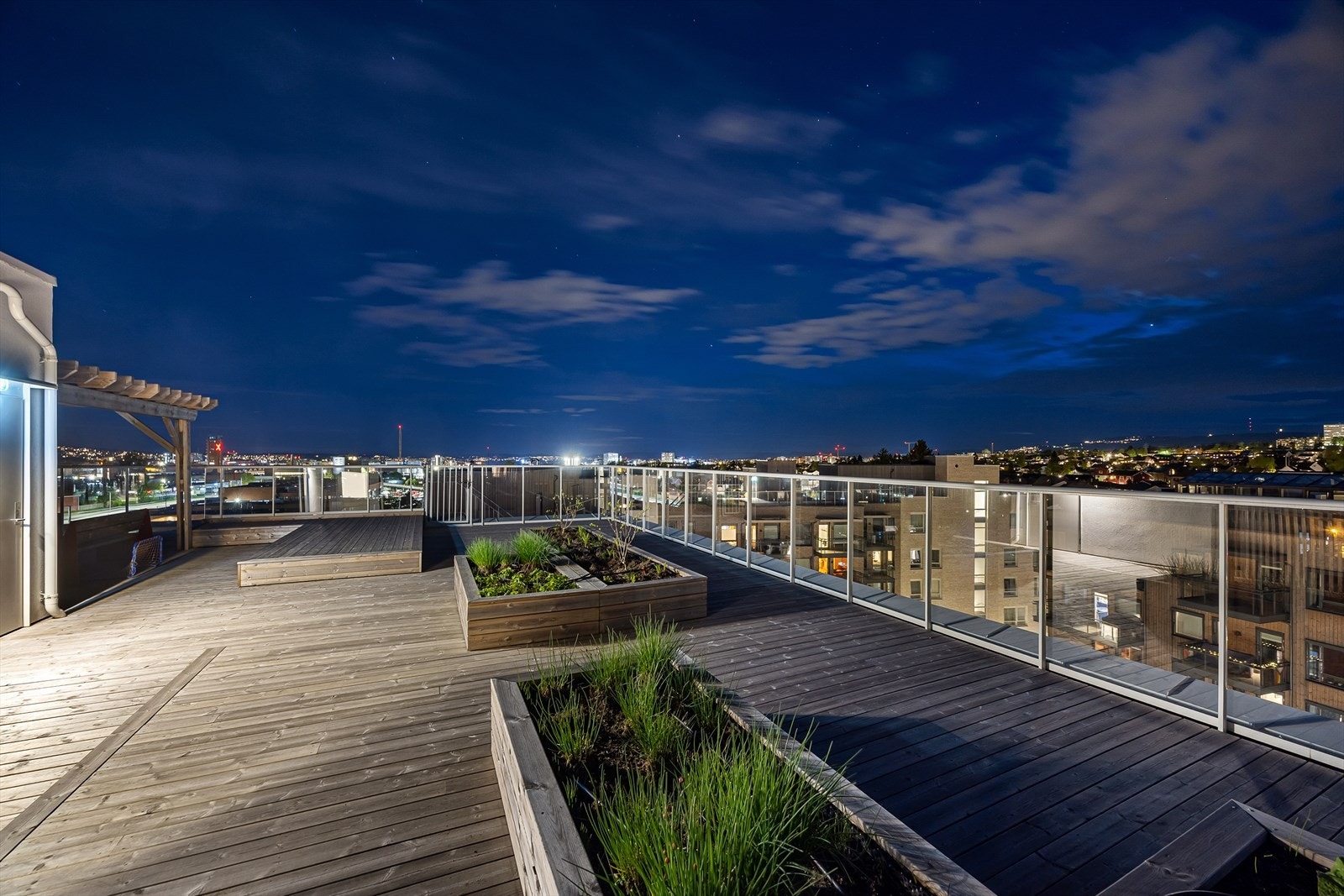 Felles takterrasse som kan benyttes av borettslaget beboere. Galleribilde