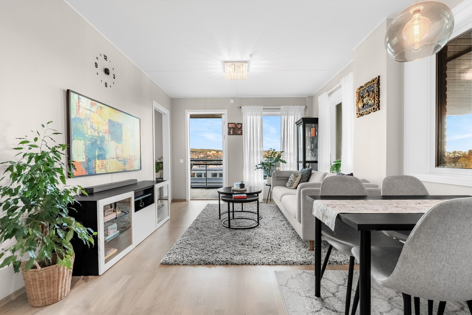 Houssam Ben Zrelli v/EIE eiendomsmegling har gleden av å presentere Lars husmanns gate 11! Galleribilde