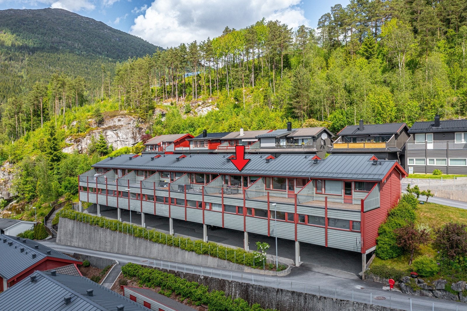 Velkommen til Leirstad 19 - Presentert av Eiendomsmegler Norge v/ Tore Berqvam Galleribilde