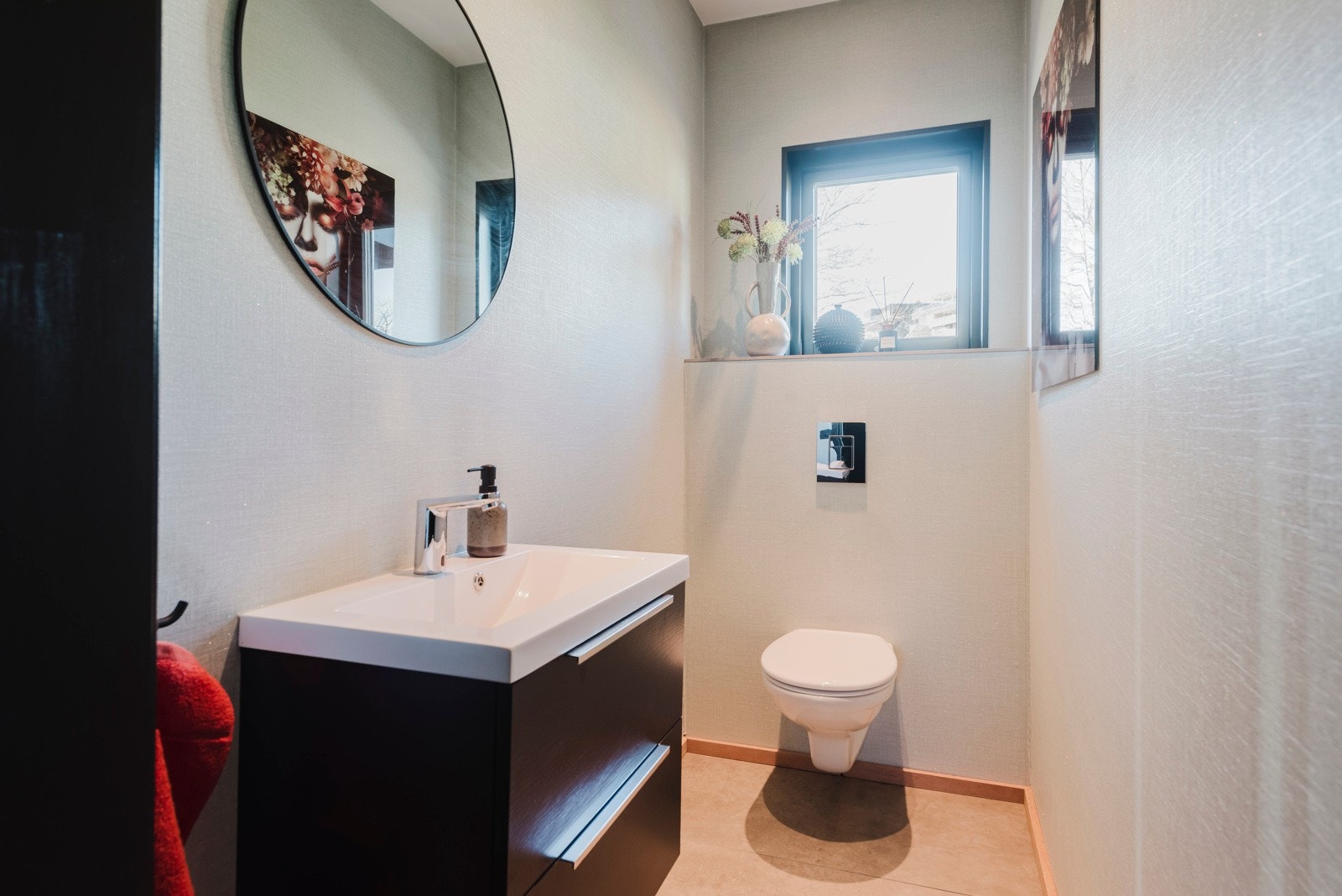 Flott gjestetoalett i 1. etg. Galleribilde