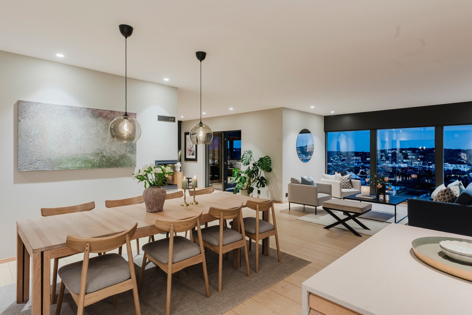 Spisestue by night Galleribilde