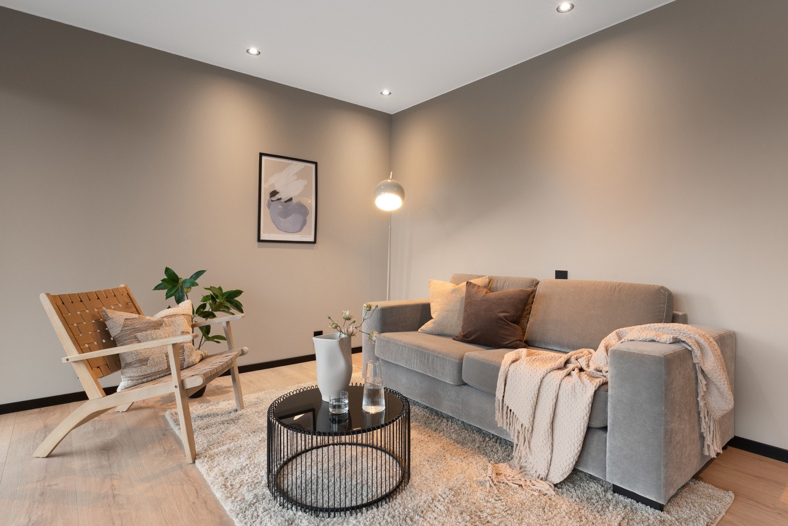 Perfekt for de som har tennåringsbarn, eller som ønsker tv-stuen borte fra hovedstuen. Galleribilde