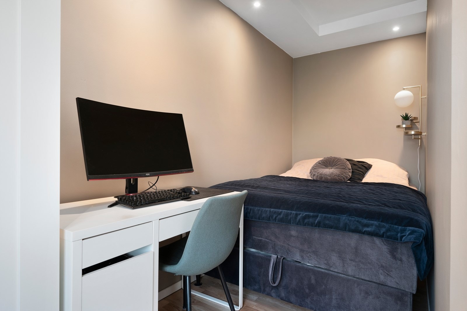 Soverommet er malt i moderne og lune farger. Galleribilde