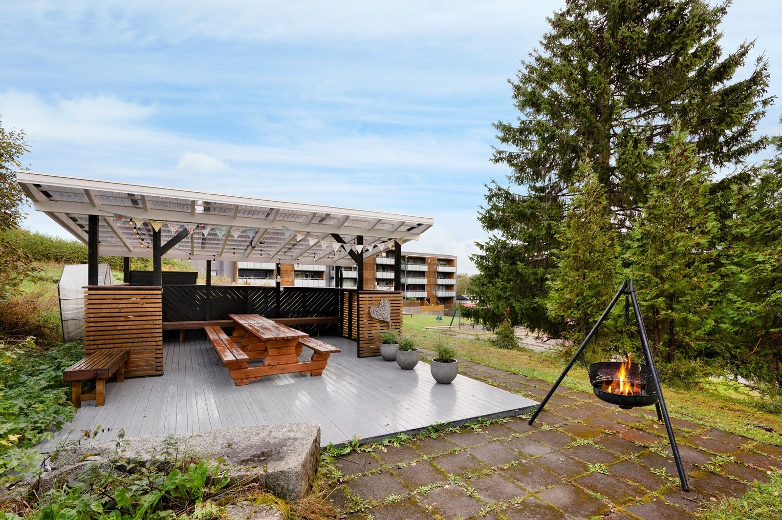 Borettslaget har opparbeidet fine uteområder som kan benyttes av andelseierne. Galleribilde