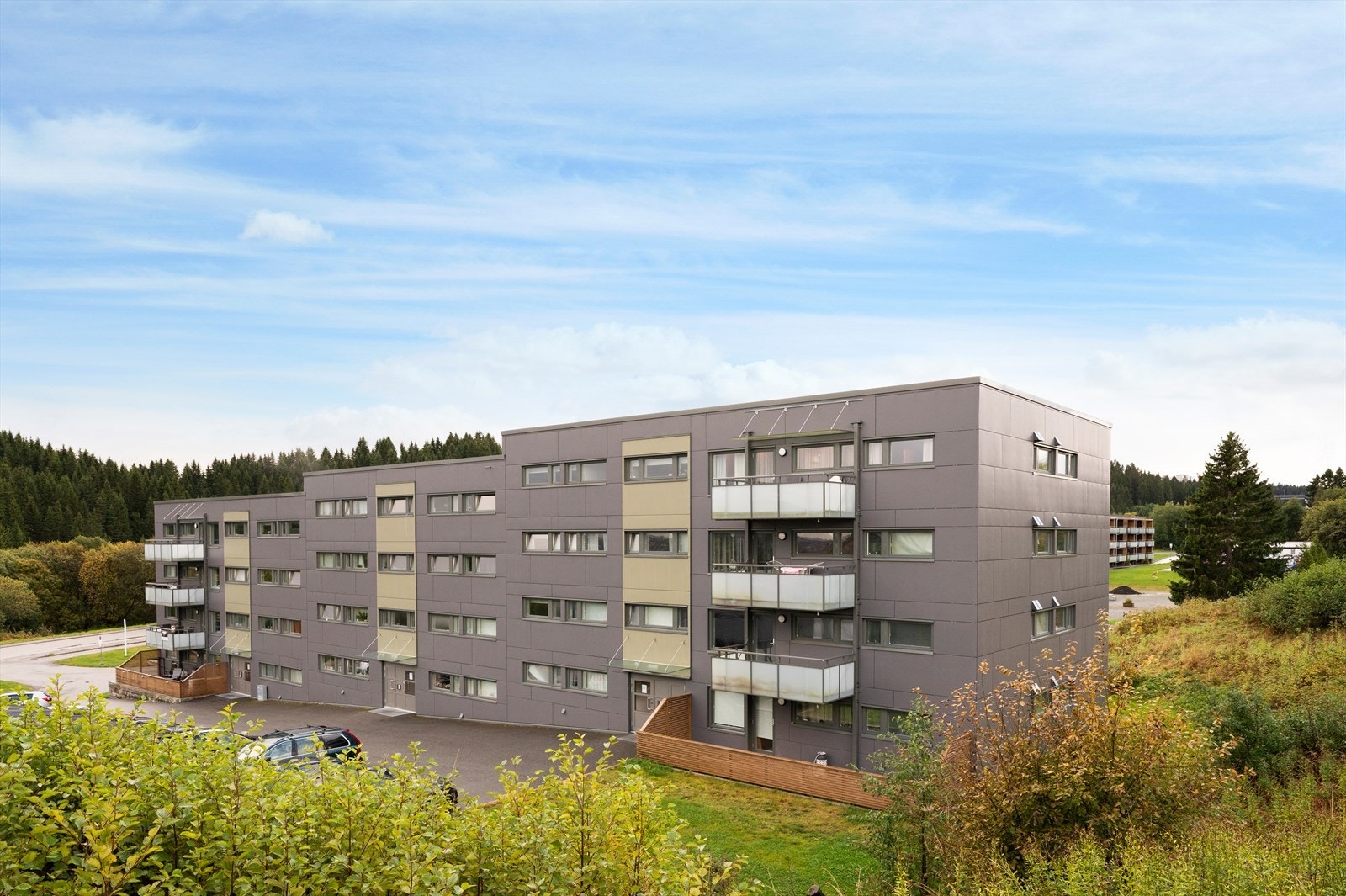 Området er kjent for godt bomiljø og godt utbygde tilbud innen idrett, friluftsliv og kommunikasjon. Galleribilde