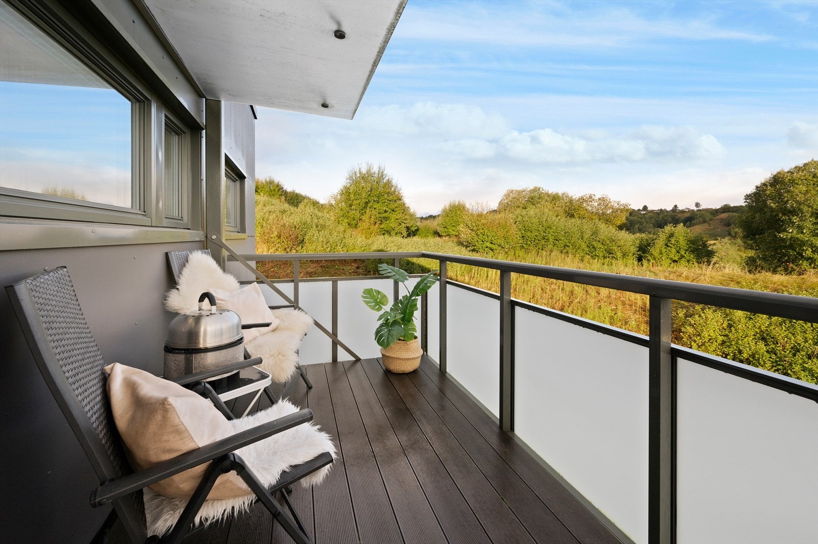 Balkongen er oppmålt til 7 kvm. Galleribilde