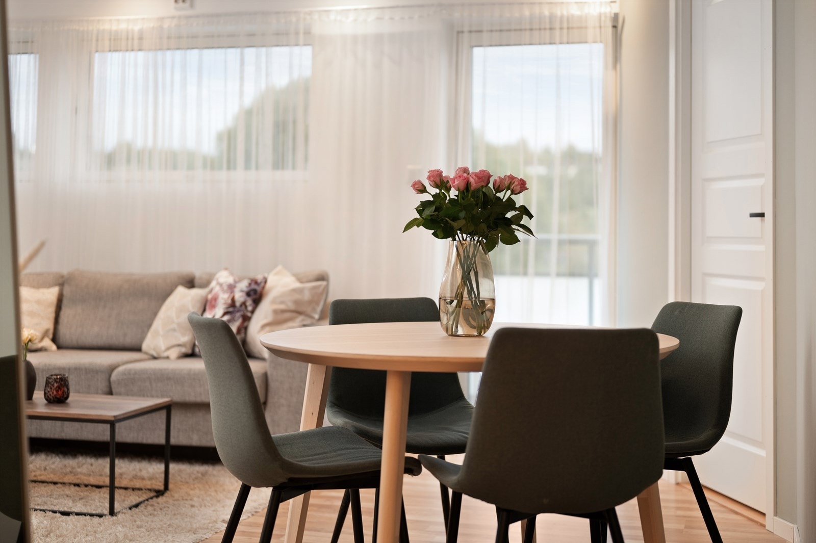 Leiligheten disponerer 2 boder, en i kjeller og en i trappeoppgang. Galleribilde