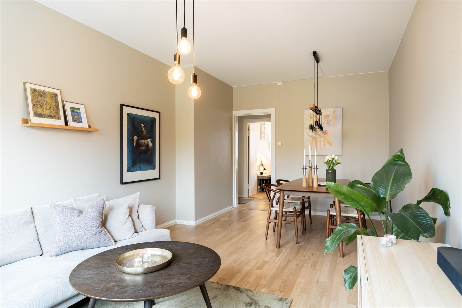 Leiligheten holder en gjennomgående god standard. Her kan du flytte rett inn! Galleribilde