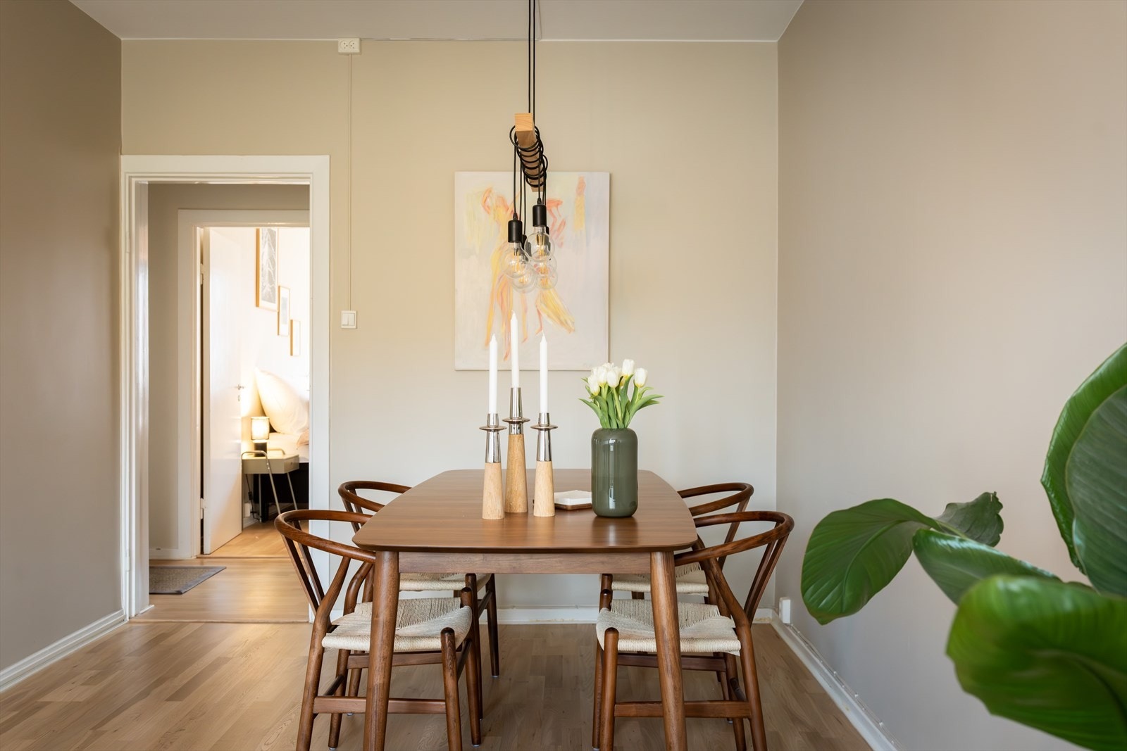 God plass til å invitere gjester på middagsbesøk og ha koselige stunder rundt middagsbordet. Galleribilde