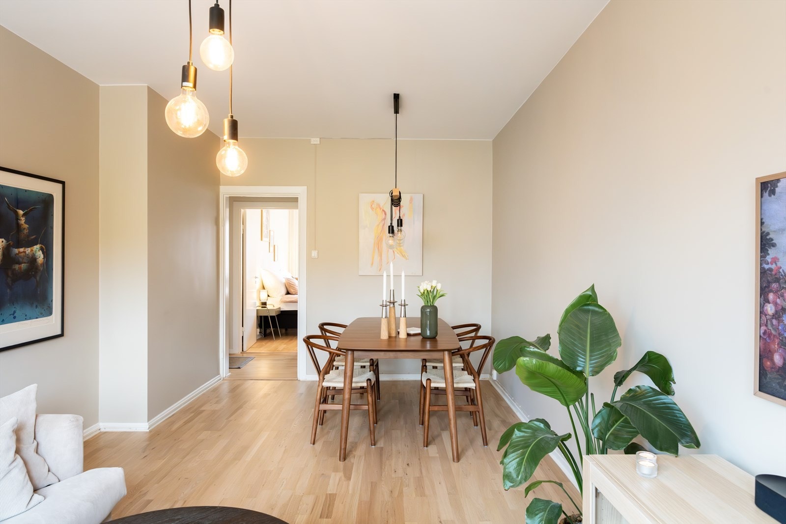 En lys og romslig 2-roms leilighet med attraktiv beliggenhet på Grünerløkka. Galleribilde