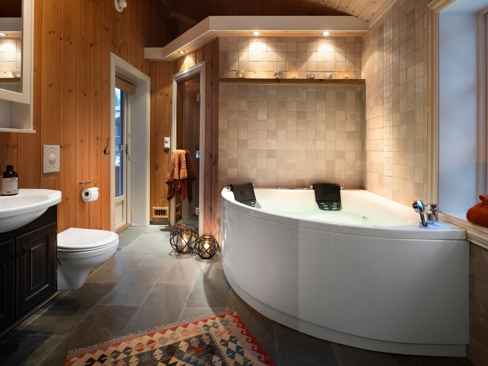 Badet gir virkelig en spa-feeling Galleribilde