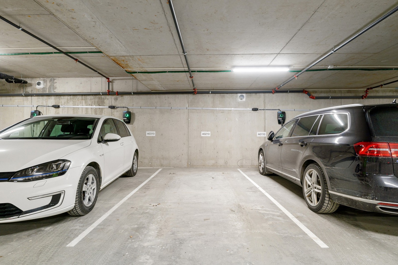 P-plass i oppvarmet parkeringskjeller. Galleribilde