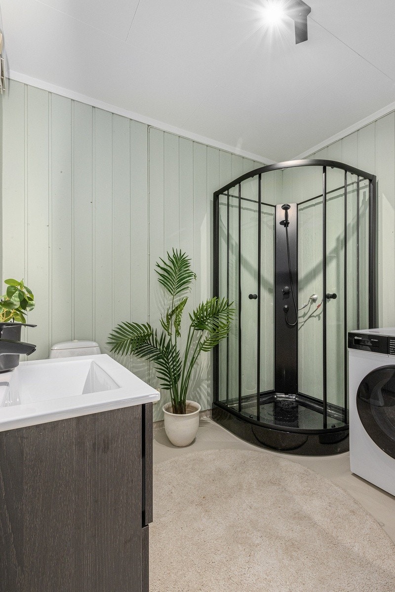 WC 2 + dusj, vaskemaskin og tørketrommel Galleribilde
